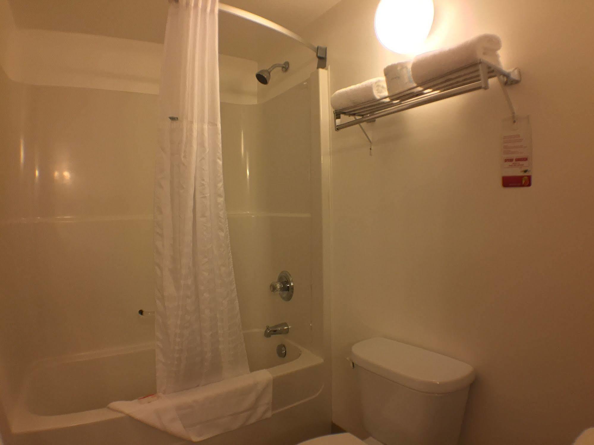 מלון Super 8 By Wyndham קנורה מראה חיצוני תמונה